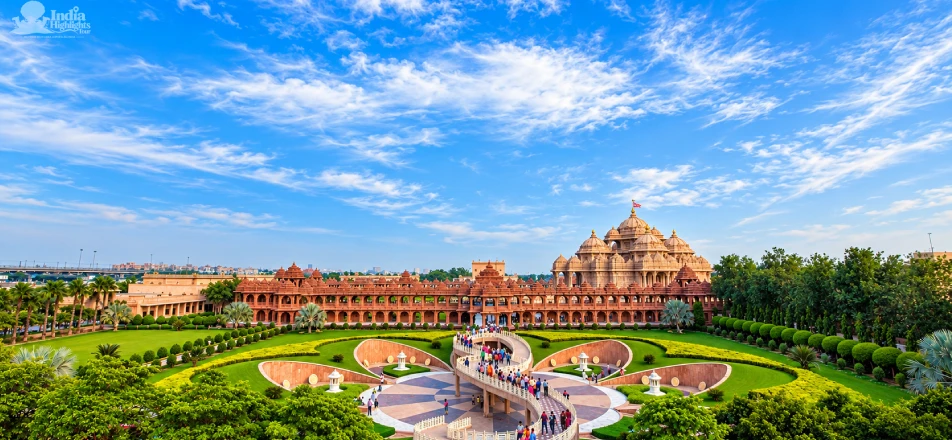 Akshardham Temple in Delhi